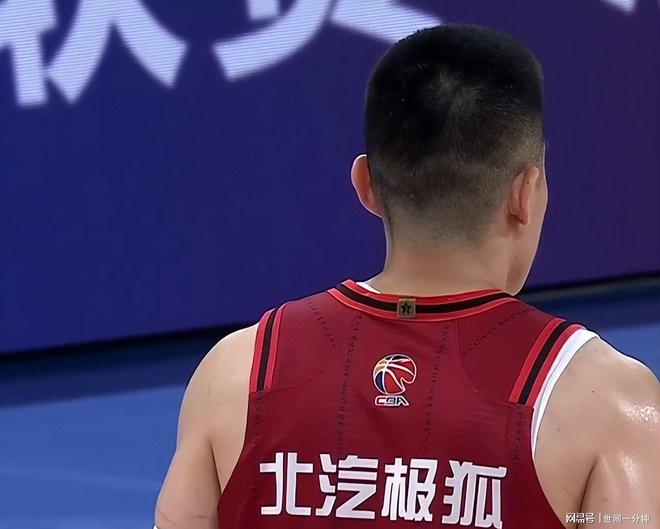 北京男篮对阵大连队，全队备战意志坚定(北京男篮对阵大连队,全队备战意志坚定不移)