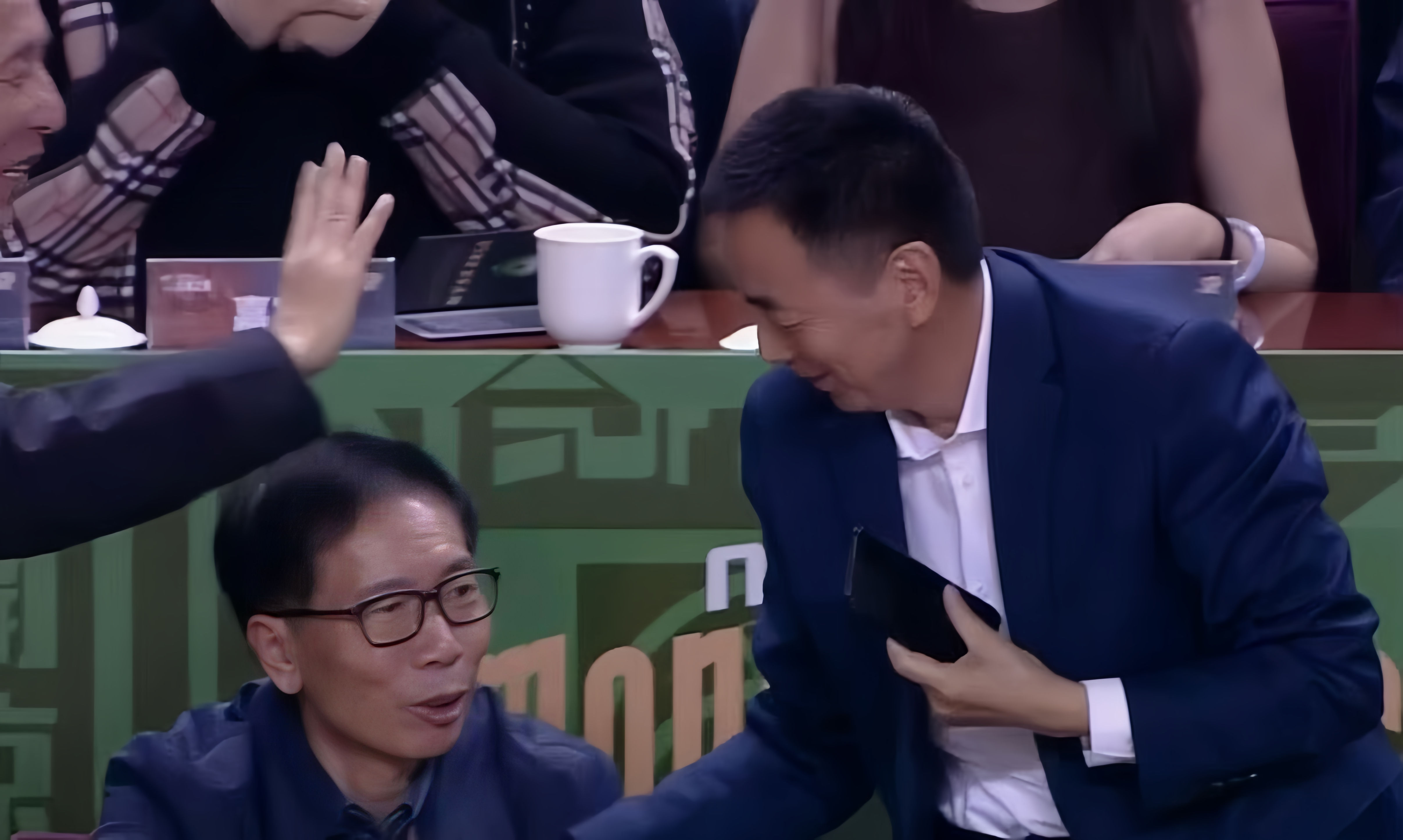 霍楠：同曦多名球员面临续约问题，球队现在挑战与机会并存的简单介绍