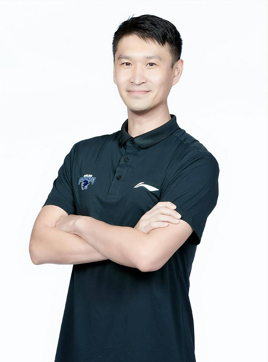 霍楠：同曦多名球员面临续约问题，球队现在挑战与机会并存的简单介绍