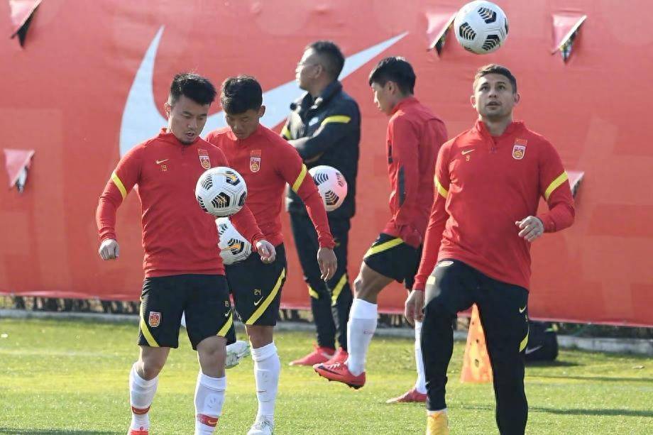 亚美体育平台-关于东亚杯-黄政宇首球国足两中门框1-0中国香港获季军的信息