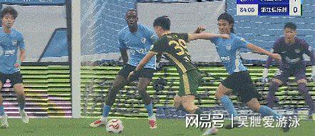 包含中超积分榜：国安不败领衔争冠，泰山为首第二集团，保级形势不变的词条