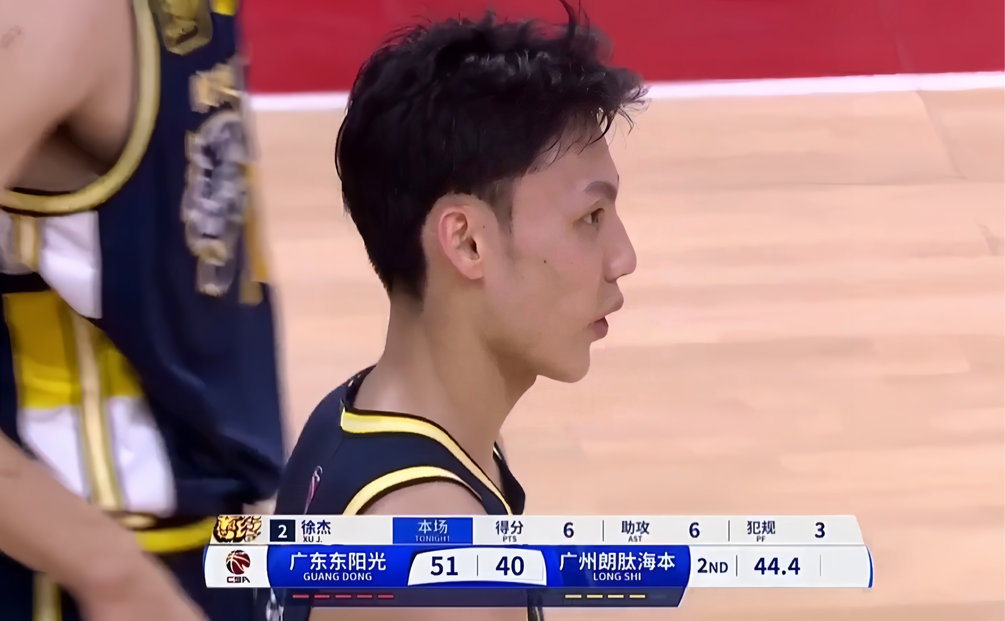 关于强度拉满！广东男篮分享队员全场5v5训练片段的信息