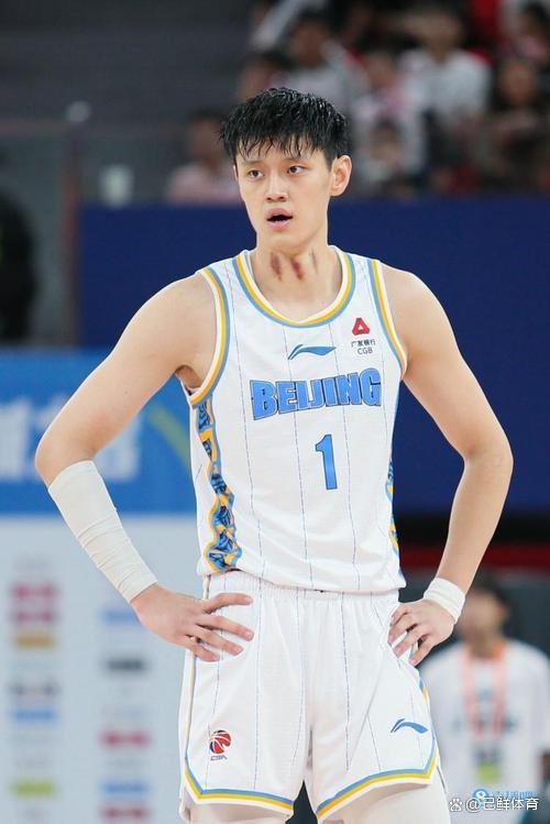 亚美体育网页版-男篮亚预赛集锦回顾：曾凡博14分8篮板，中国大胜关岛