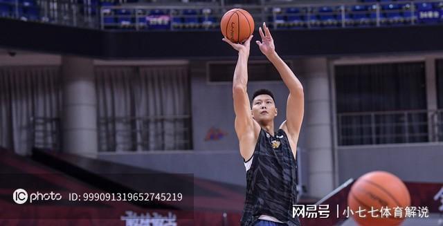 亚美体育-杨瀚森场均10分5板2.3帽屡次贡献惊艳妙传的简单介绍